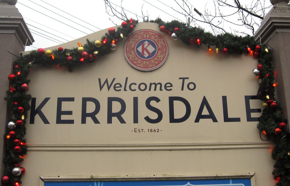 Kerrisdale Sign Christmas 