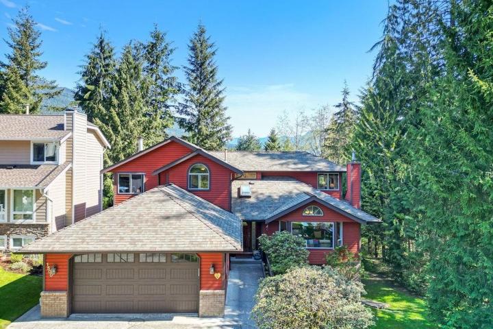 1500 Theta Court, Indian River, North Vancouver 2