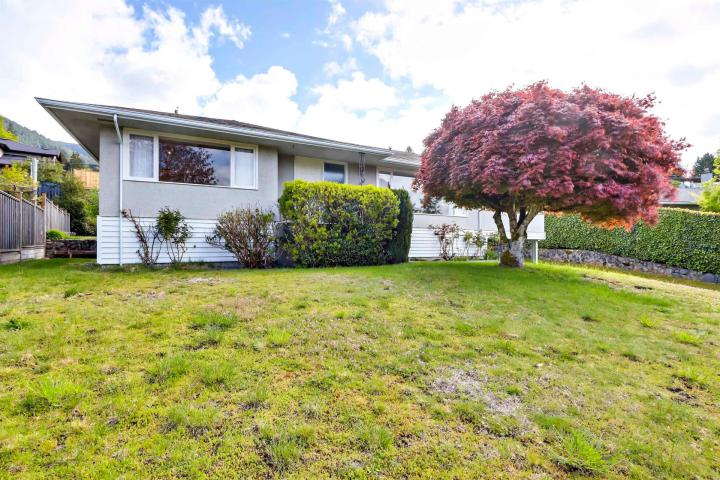 4406 Canterbury Crescent, Forest Hills NV, North Vancouver 2
