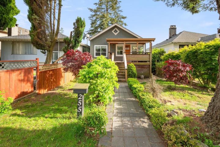 255 E 20th Street, Central Lonsdale, North Vancouver 2