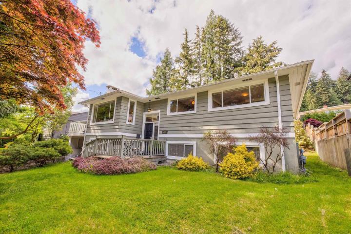 872 Clements Avenue, Canyon Heights NV, North Vancouver 2