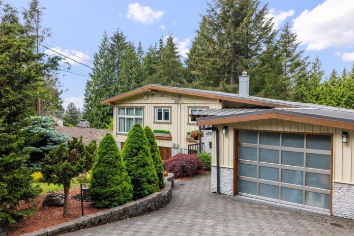 4555 Ranger Avenue, Canyon Heights NV, North Vancouver 2