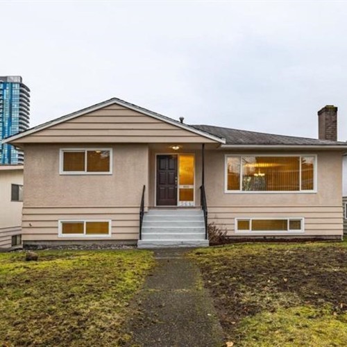 Photo 1 at 564 W 64th Avenue, Marpole, Vancouver West