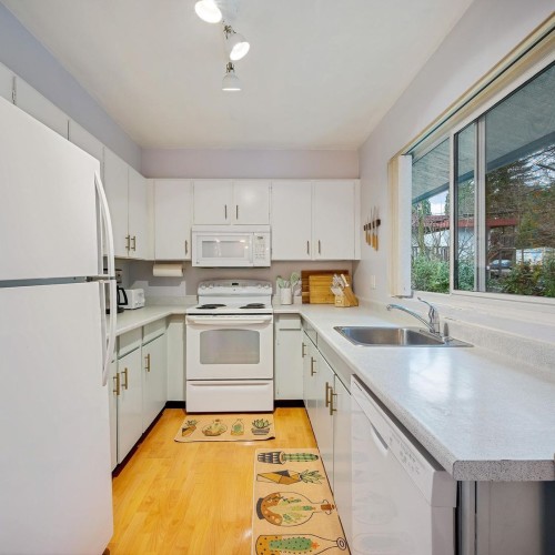 Photo 9 at 1089 Cecile Drive, College Park PM, Port Moody