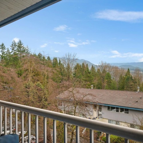 Photo 10 at 1089 Cecile Drive, College Park PM, Port Moody