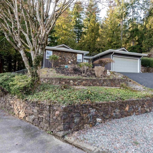 Photo 2 at 665 Foresthill Place, North Shore Pt Moody, Port Moody