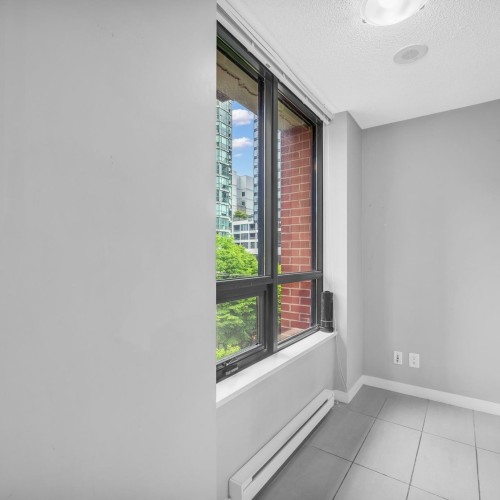 Photo 16 at 601 - 909 Mainland Street, Yaletown, Vancouver West