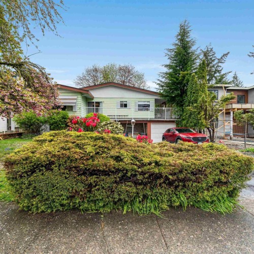 Photo 2 at 689 Folsom Street, Central Coquitlam, Coquitlam