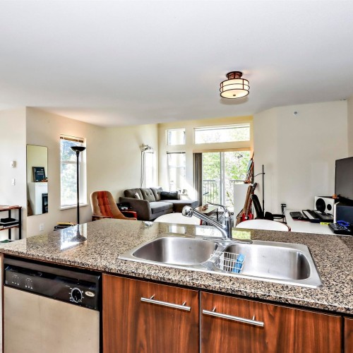 Photo 10 at 304 - 4728 Brentwood Drive, Brentwood Park, Burnaby North