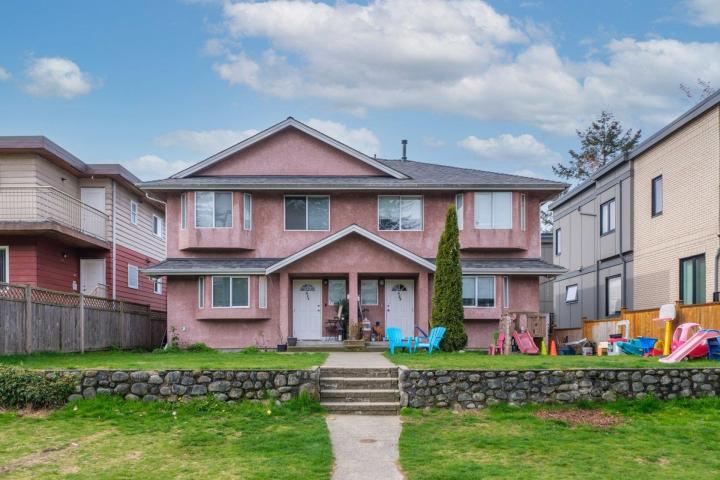 423-425 E 2nd Street, Lower Lonsdale, North Vancouver 2