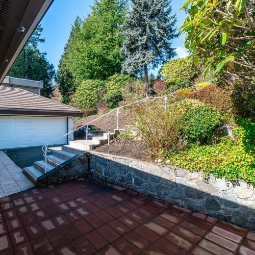 Photo 5 at 2289 Westhill Drive, Westhill, West Vancouver