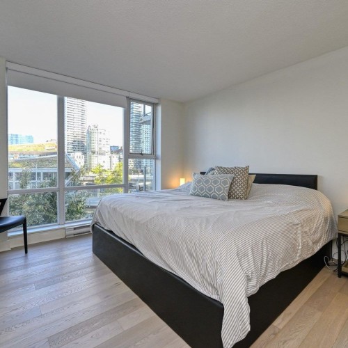 Photo 11 at 805 - 550 Pacific Street, Yaletown, Vancouver West