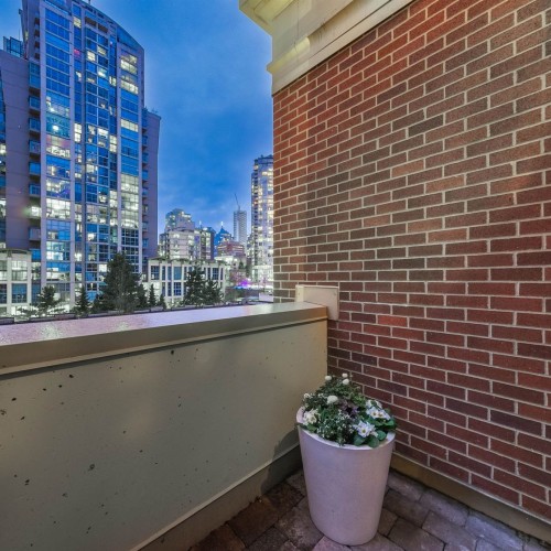 Photo 18 at 702 - 1280 Richards Street, Yaletown, Vancouver West
