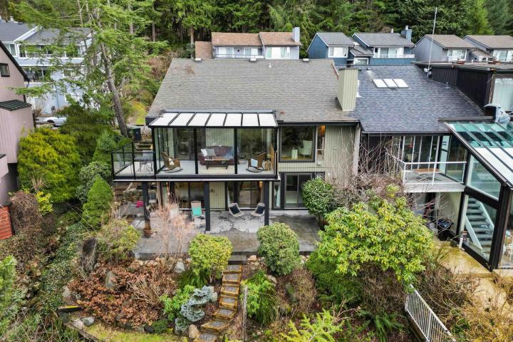 5625 Eagle Court, Grouse Woods, North Vancouver 2