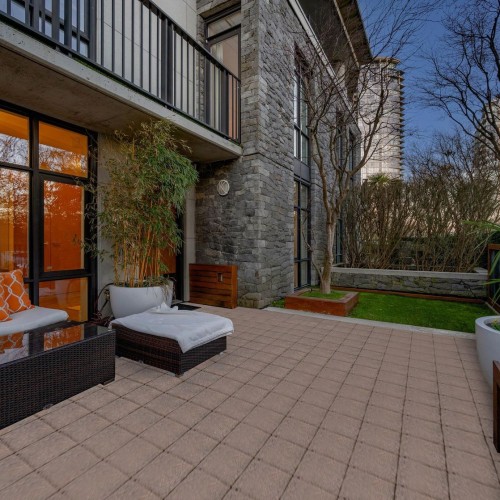 Photo 3 at 595 Beach Crescent, Yaletown, Vancouver West