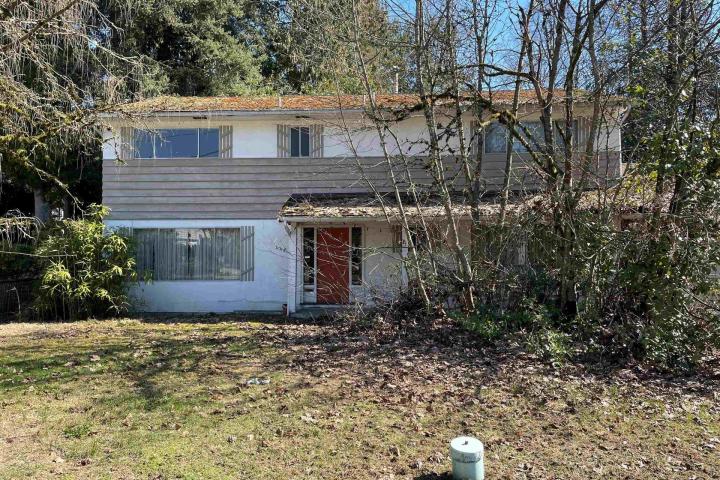 4452 Sycamore Road, Canyon Heights NV, North Vancouver 2