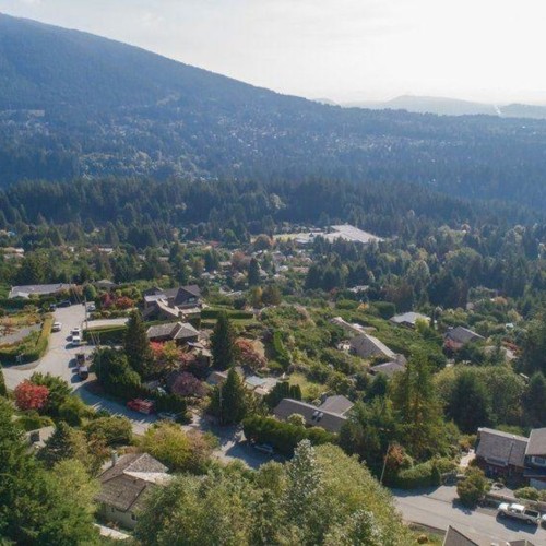 Photo 7 at 562 Ballantree Road, Glenmore, West Vancouver