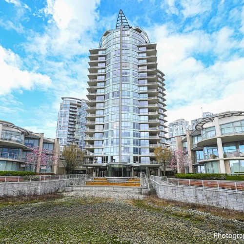Photo 3 at 303 - 1328 Marinaside Crescent, Yaletown, Vancouver West