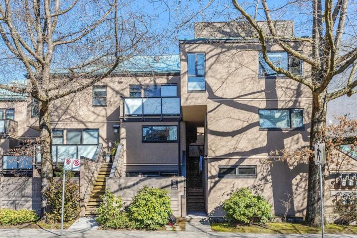 681 Moberly Road, False Creek, Vancouver West 2