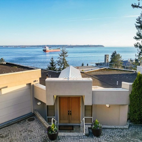 Photo 2 at 4180B Rose Crescent, Sandy Cove, West Vancouver