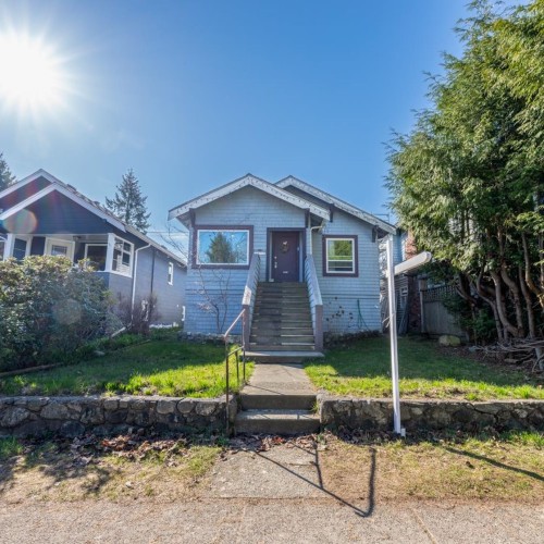 Photo 2 at 3830 W 16th Avenue, Dunbar, Vancouver West