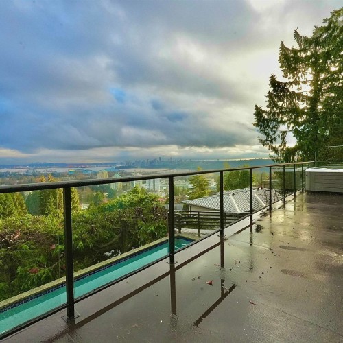 Photo 2 at 832 Younette Drive, Sentinel Hill, West Vancouver