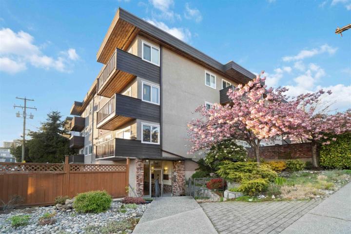 104 - 241 St. Andrews Avenue, Lower Lonsdale, North Vancouver 2