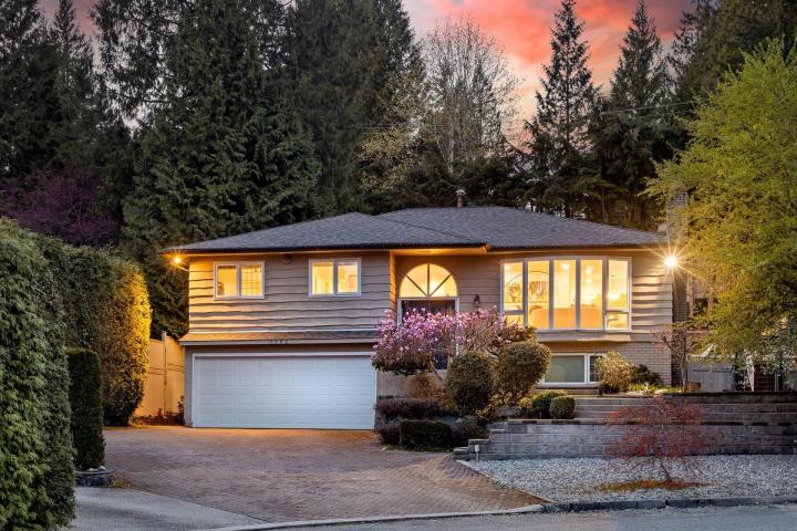 1262 Bracknell Place, Canyon Heights NV, North Vancouver 2