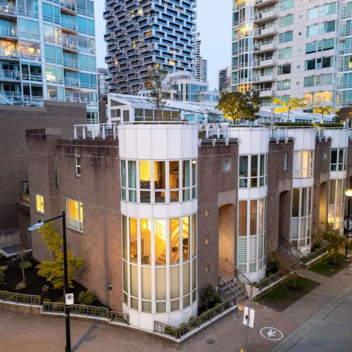 Photo 1 at T5 - 1501 Howe Street, Yaletown, Vancouver West