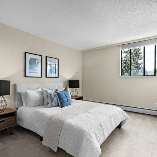 Photo 14 at 406 - 555 13th Street, Ambleside, West Vancouver