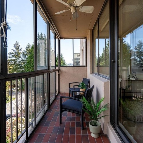 Photo 20 at 406 - 555 13th Street, Ambleside, West Vancouver