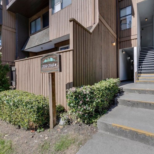 Photo 3 at 2038 Purcell Way, Lynnmour, North Vancouver