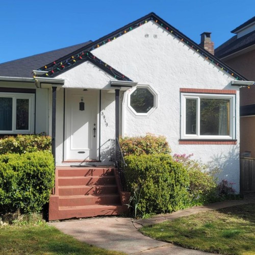 Photo 1 at 3919 W 18th Avenue, Dunbar, Vancouver West