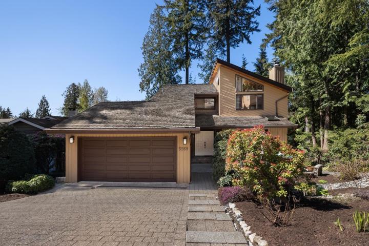 5569 Cortez Road, Canyon Heights NV, North Vancouver 2