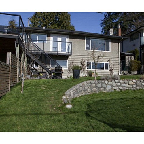 79e1d8a95a571131aeaebb552aeecfa343495316 at 329 E 26th Street, Upper Lonsdale, North Vancouver